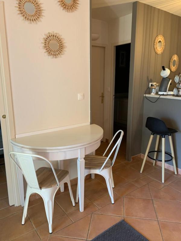 Appartement Cosy Avec Climatisation Reversible Golf De Saumane Exterior foto